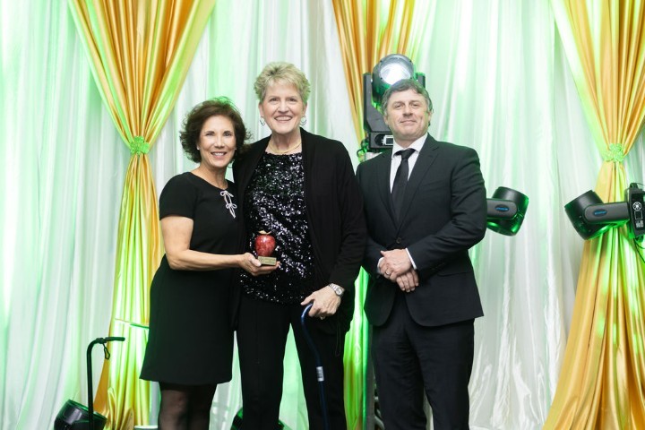 Debbie Groover Buckner (center) 2026 Alumna of the Year